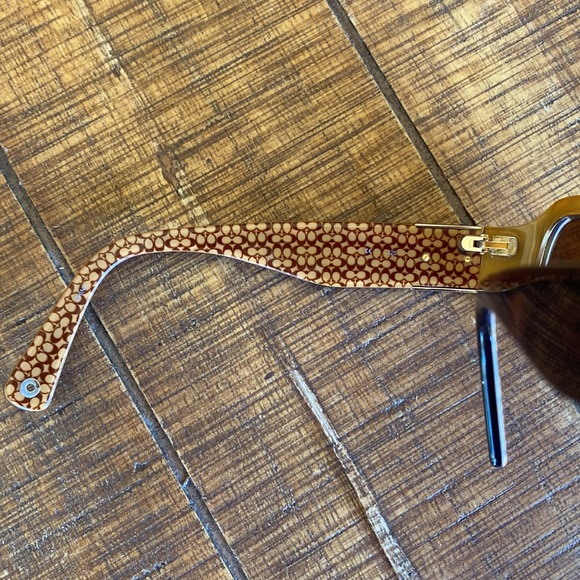 COACH Delphine S443 Rx Sunglasses & COACH Eye case, both Excellent Condition - Picture 13 of 13